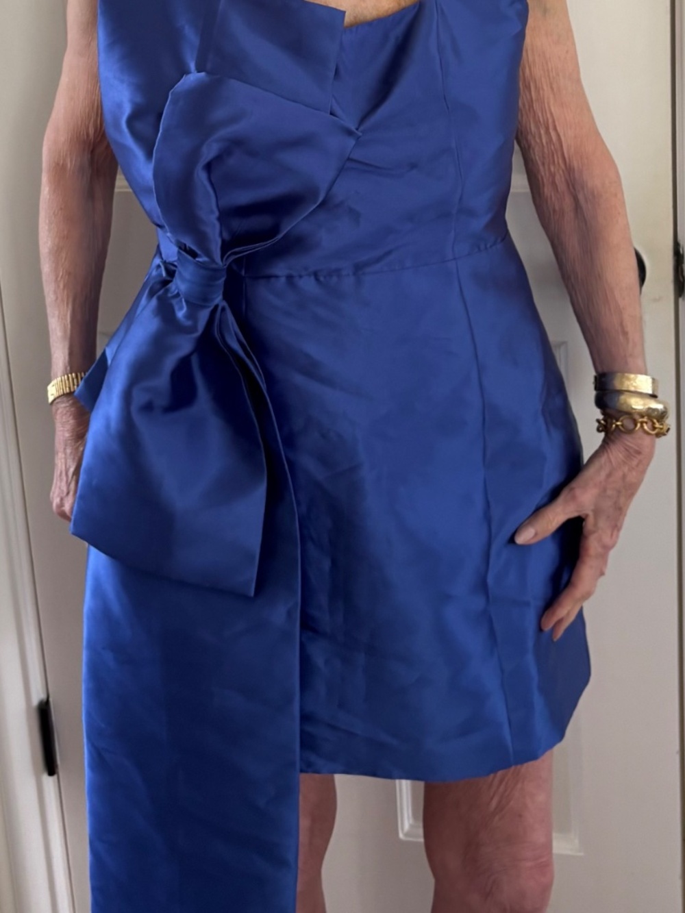 Dresses - Picture 4 of 8